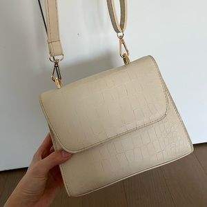 White/Beige Leather Bag